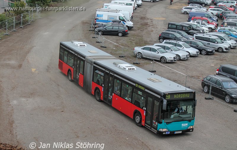 31) 0523-30,VHH-SWN,JNS.jpg